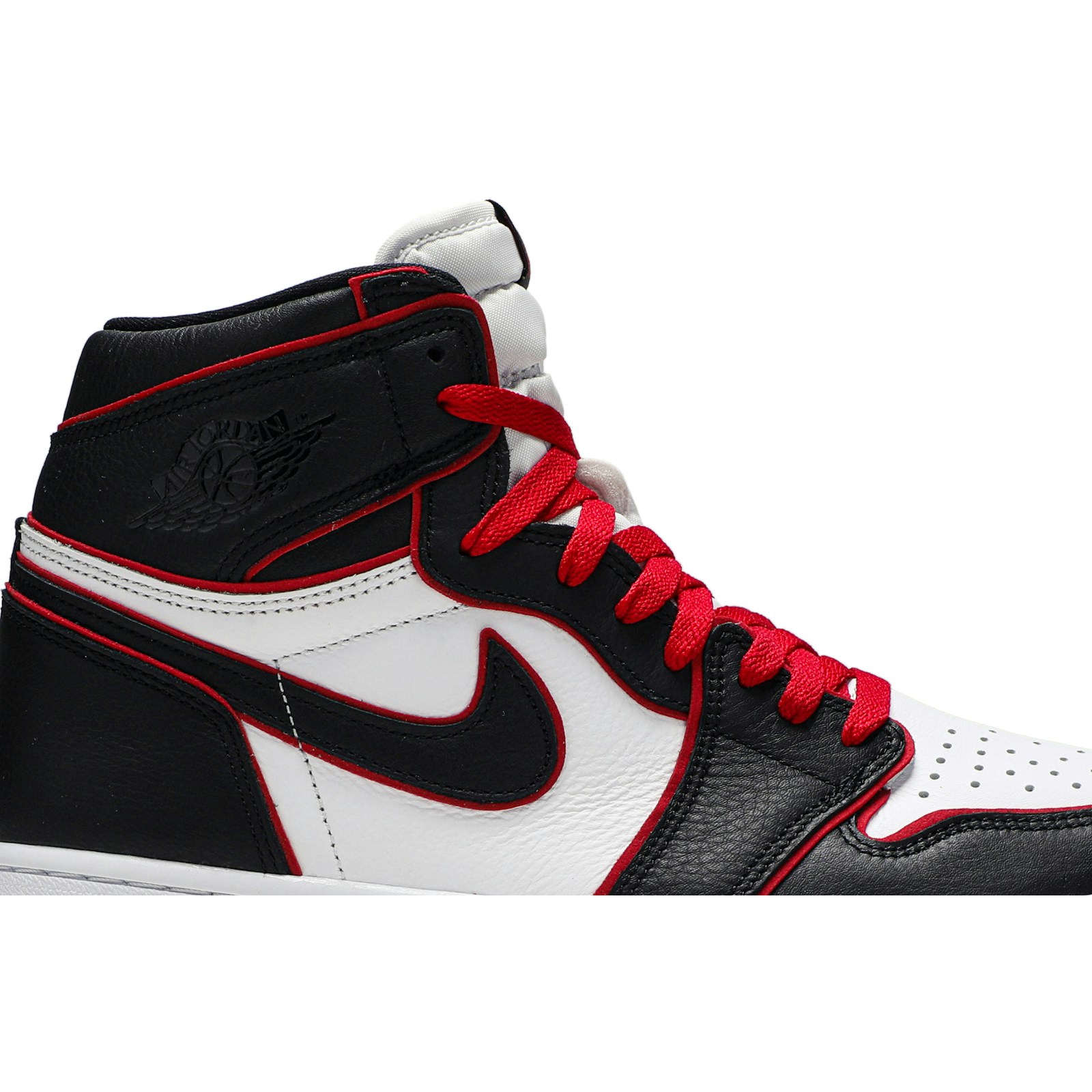 air_jordan_1_retro_high_og__bloodline__555088_062_1_77035.jpeg