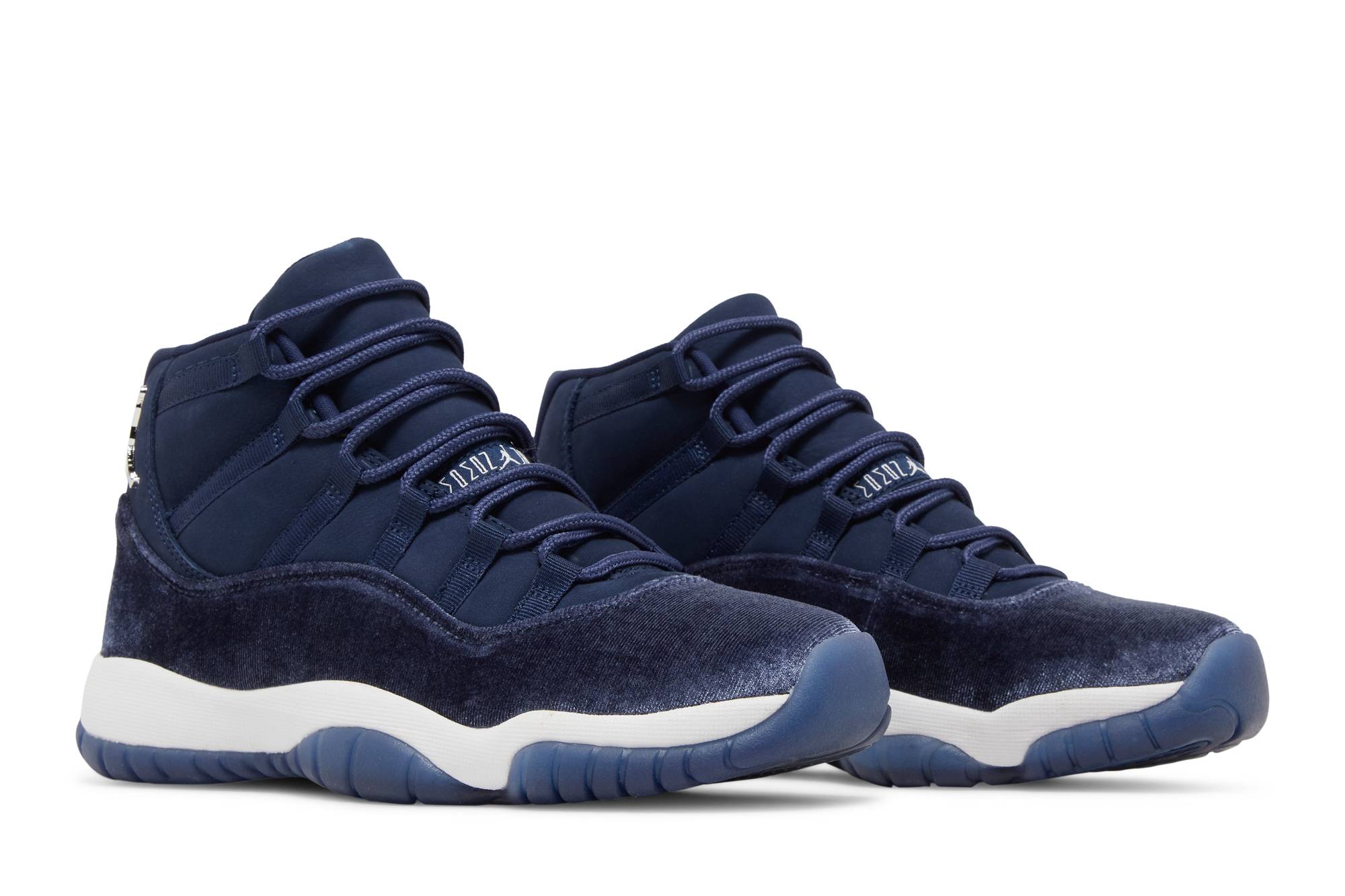 women__air_jordan_11_velvet__midnight_navy__ar071_7_12385.jpeg
