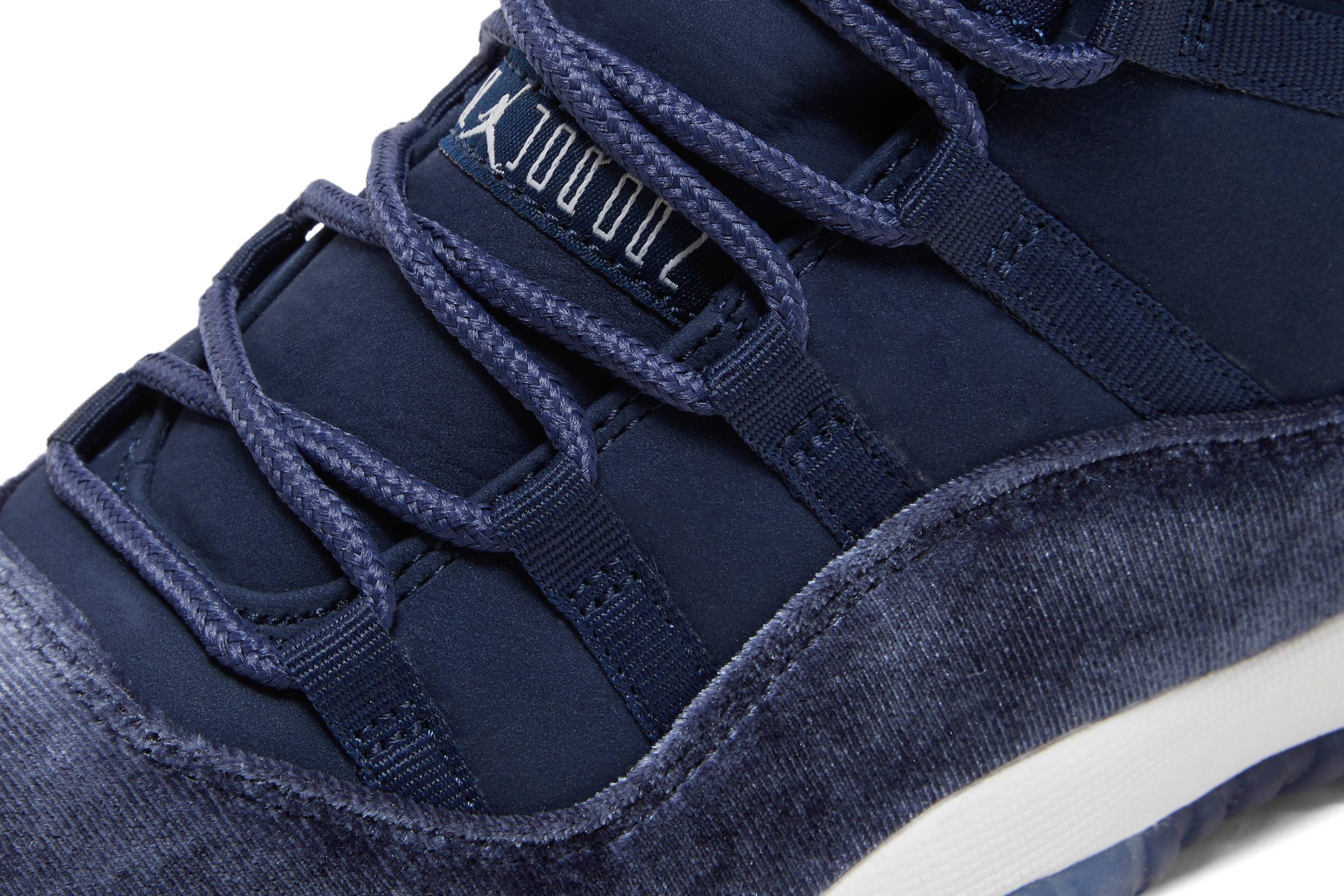 women__air_jordan_11_velvet__midnight_navy__ar071_8_12385.jpeg