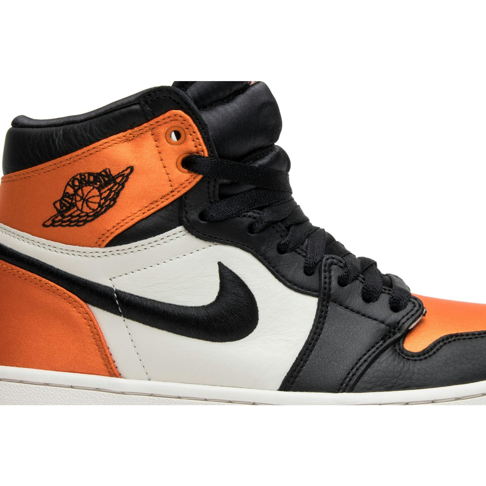 women__air_jordan_1_retro_high_og__satin_shattere_1_11714.jpeg